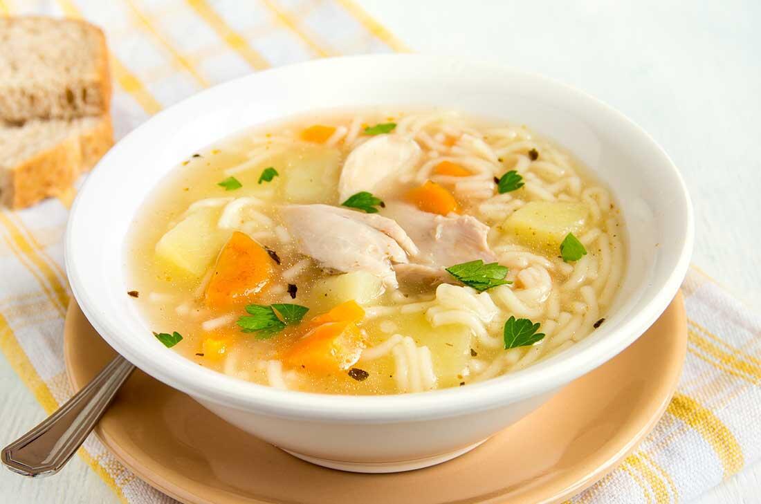Disfruta De Un Caldo De Pollo 1